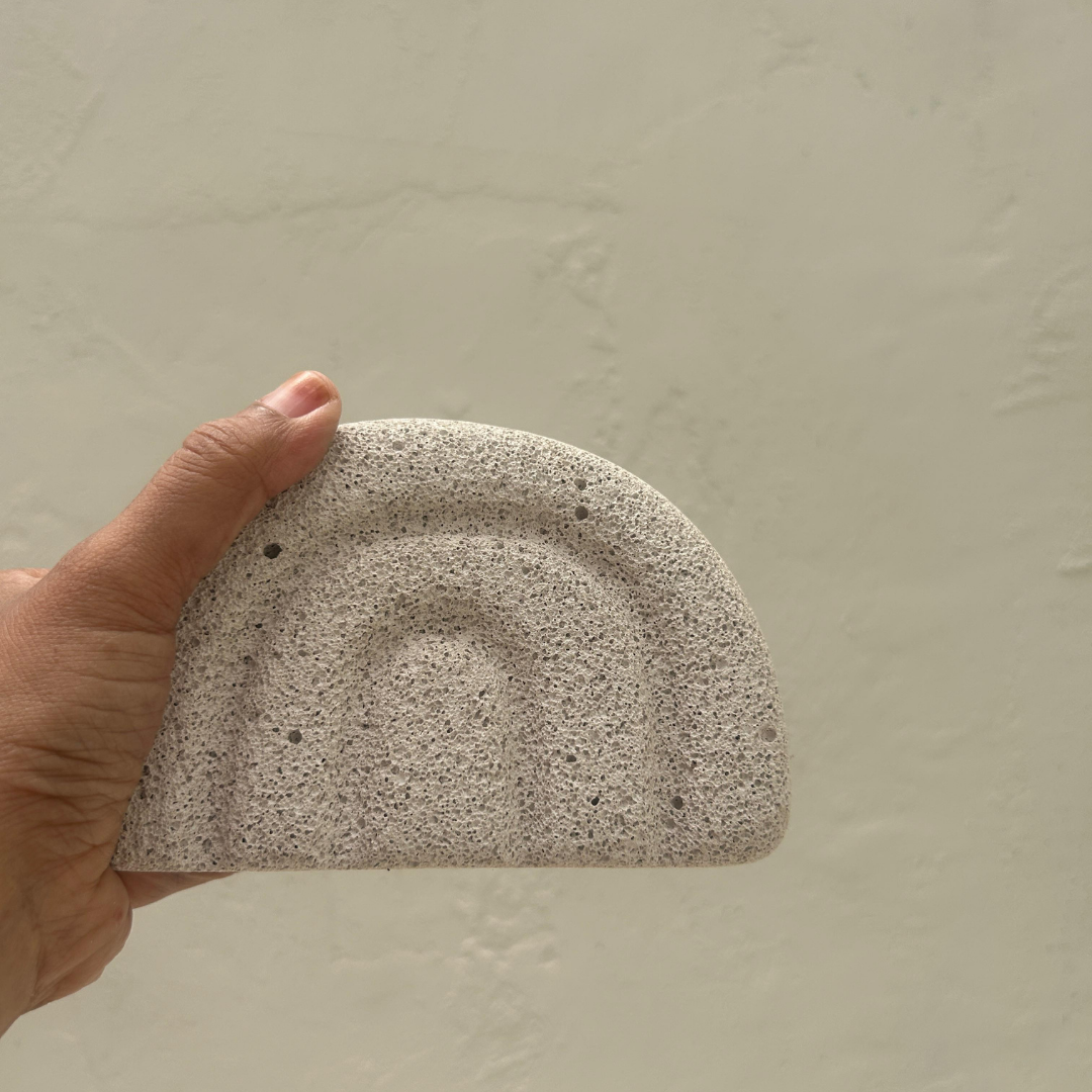 White Rainbow Shape Testured Vase